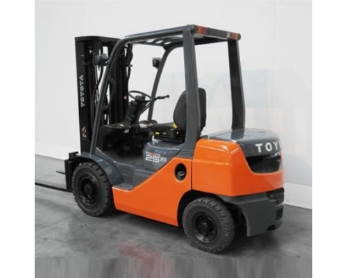 Погрузчик вилочный Toyota FDF25 в аренду