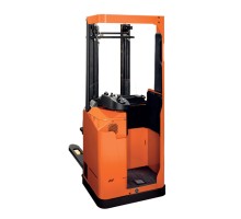 Штабелер Toyota SSE135L