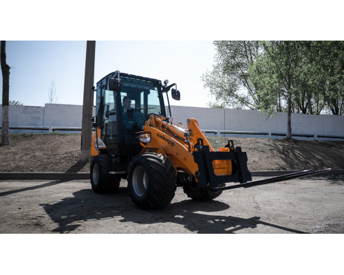 Погрузчик универсальный АМКОДОР 308